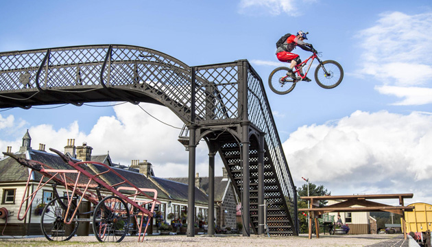 danny-macaskill-fred-murray-red-bull-content-pull-3