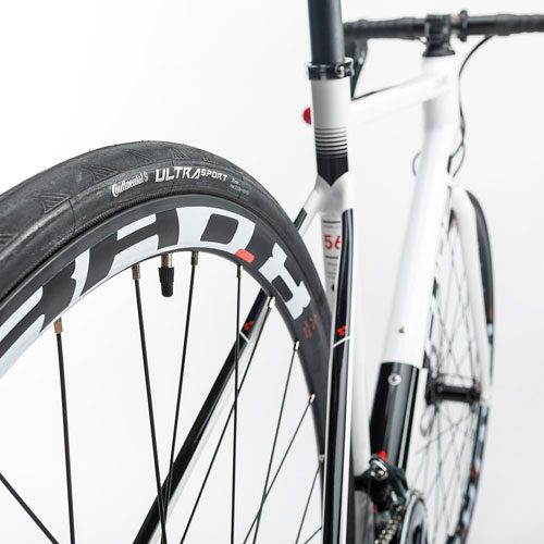 cube attain pro disc road bike
