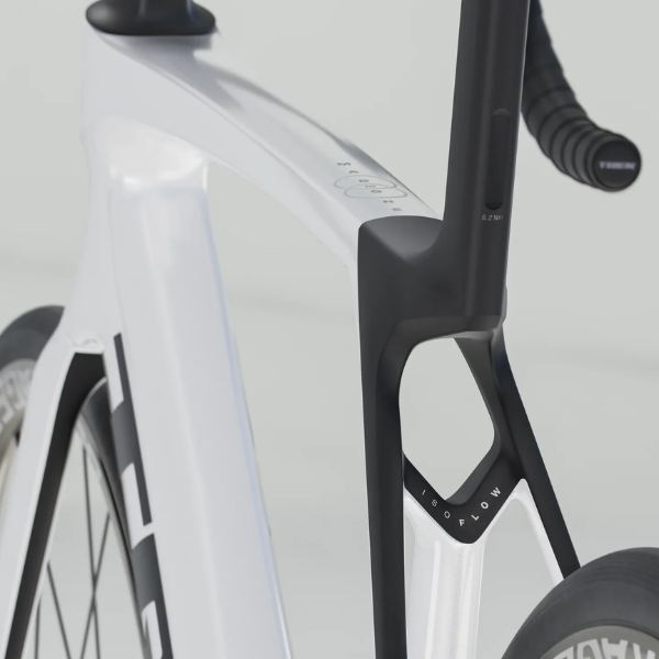 Trek Madone SL 5 (Gen 8) - Image 9