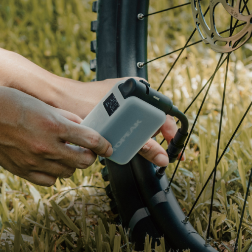 Topeak E-Booster Digital Pump - Image 2