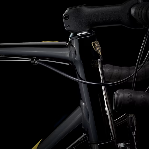 Trek Domane AL 2 Road Bike - Image 3